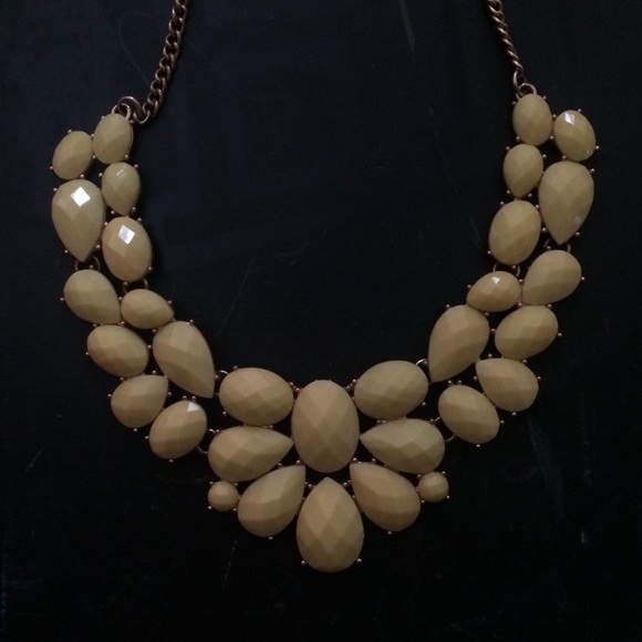 Yellow statement necklace - Picture 2 of 2